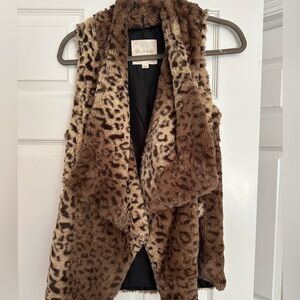 Alter’d State Fur Vest. Size XS. Only worn once. Like new condition. Cheetah